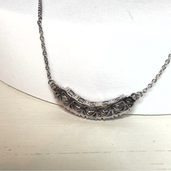 925 Silver Arc Pendant Necklace with Oval Grain Set Tanzanite Gemstones - Picture 13 of 16